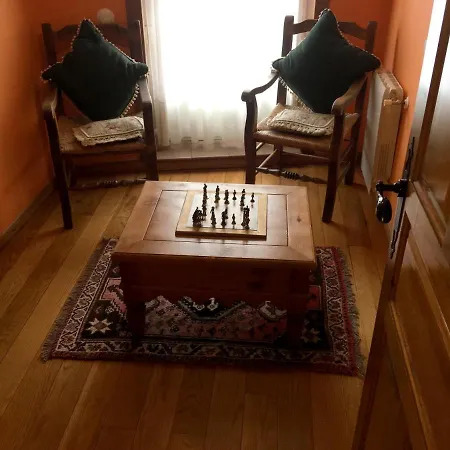 Semesterbostad Spacious House In Navarredonda, Mountain View