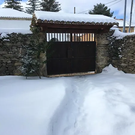Spacious House In Navarredonda, Mountain View Navarredonda de Gredos