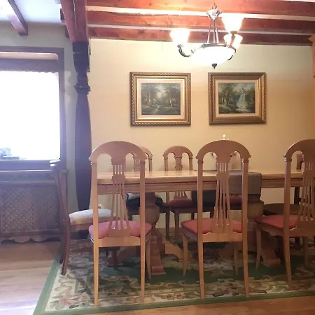Spacious House In Navarredonda, Mountain View Semesterbostad Navarredonda de Gredos
