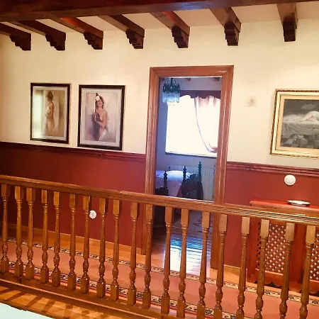 Semesterbostad Spacious House In Navarredonda, Mountain View Navarredonda de Gredos