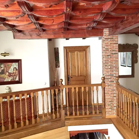 Semesterbostad Spacious House In Navarredonda, Mountain View Navarredonda de Gredos
