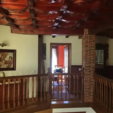 Spacious House In Navarredonda, Mountain View Holiday home *