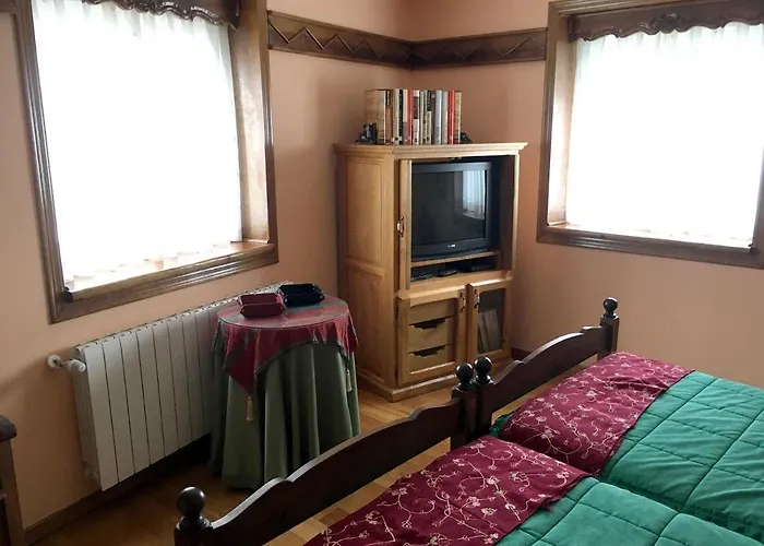 Spacious House In Navarredonda, Mountain View Navarredonda de Gredos