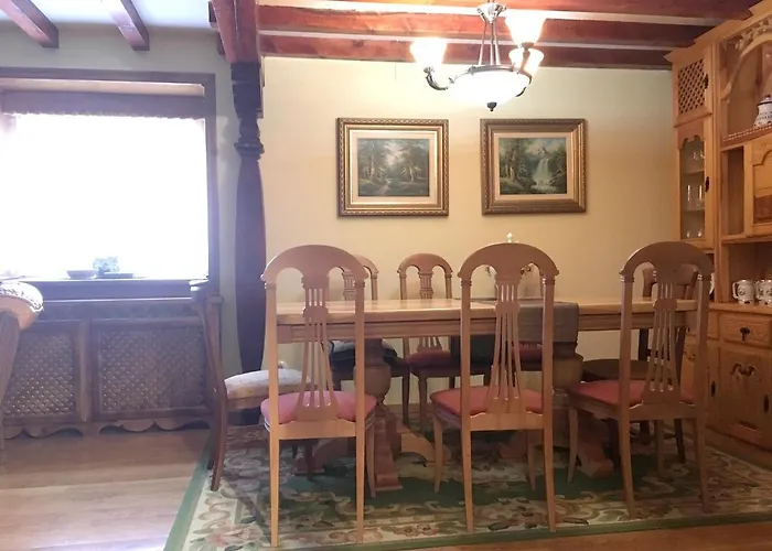 Spacious House In Navarredonda, Mountain View Holiday home Navarredonda de Gredos