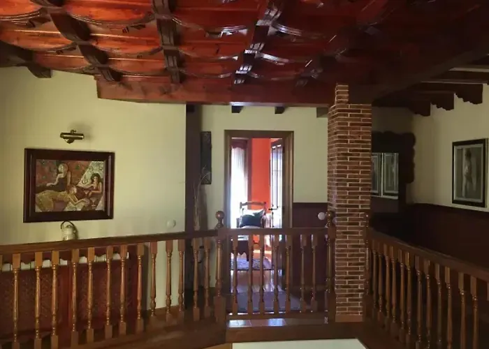 Spacious House In Navarredonda, Mountain View Holiday home *